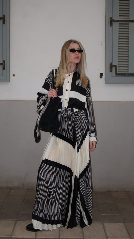 חליפת חצאית פליסה מודפס פסים | שחור