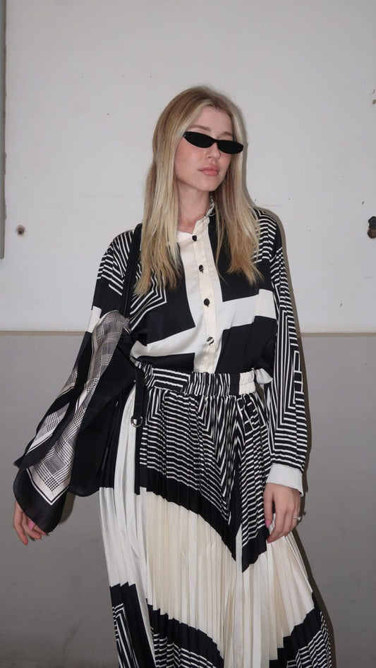 חליפת חצאית פליסה מודפס פסים | שחור