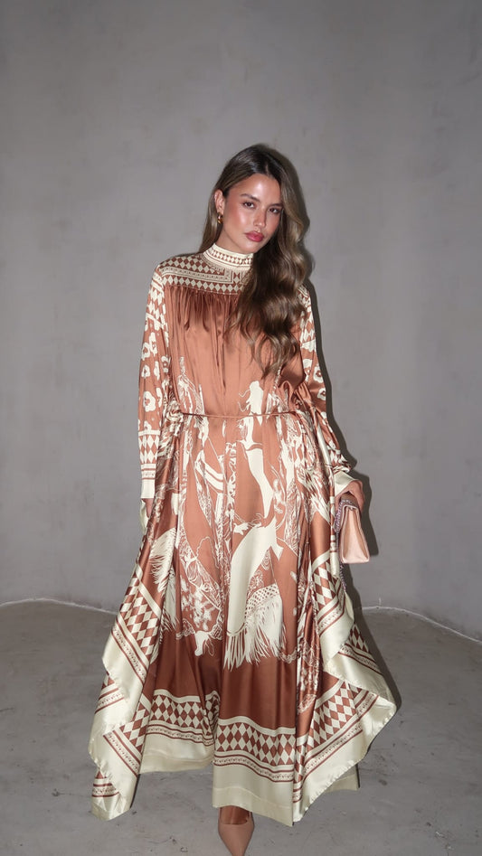 שמלת מקסי אוברסייז עטלף שאנל | חום/זהב