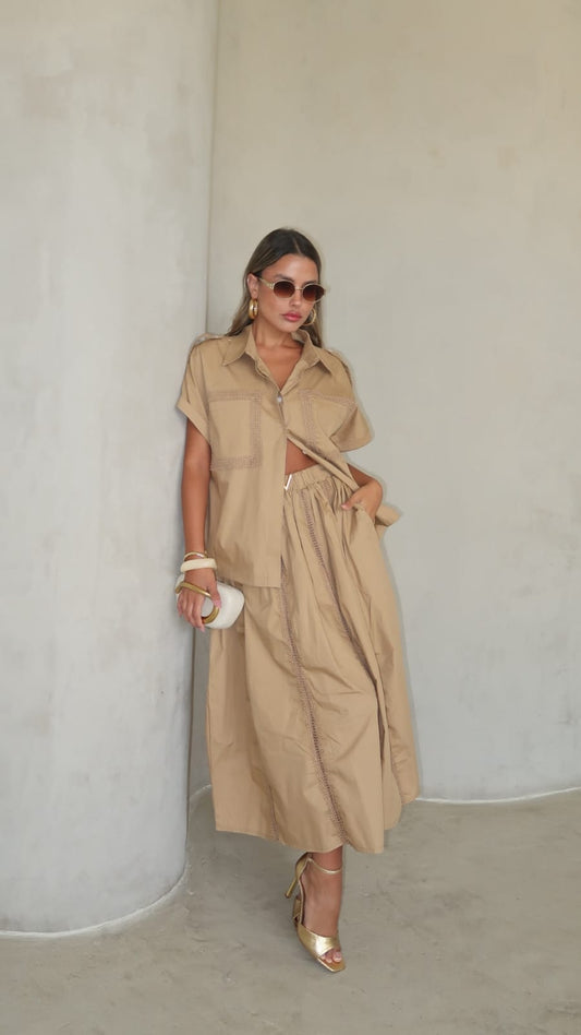 חליפת חצאית קלוש פוקט | בז