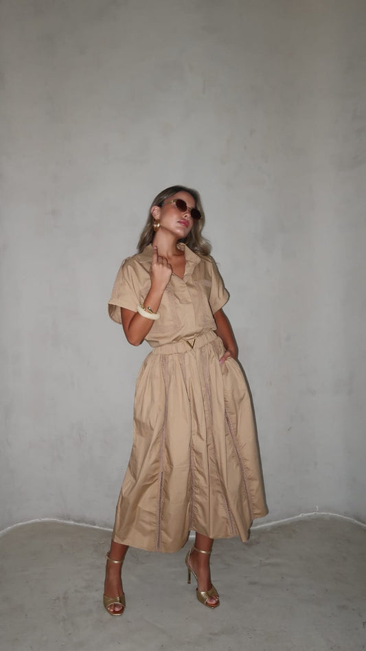 חליפת חצאית קלוש פוקט | בז