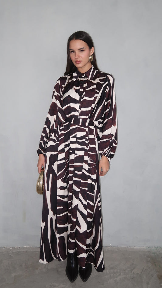 שמלת מקסי אוברסייז כפתורים שארלוט | חום/בז