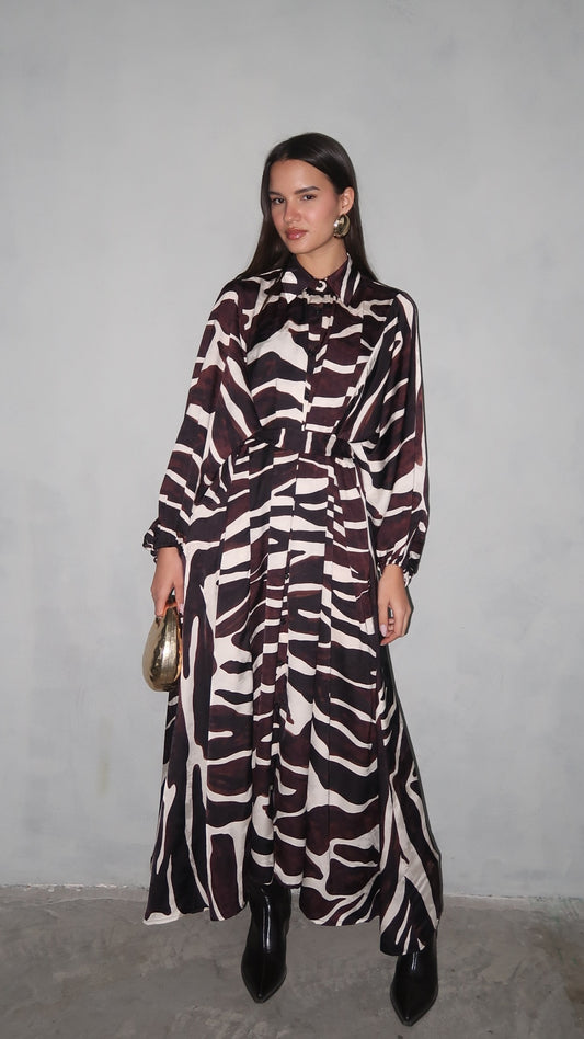 שמלת מקסי אוברסייז כפתורים שארלוט | חום/בז