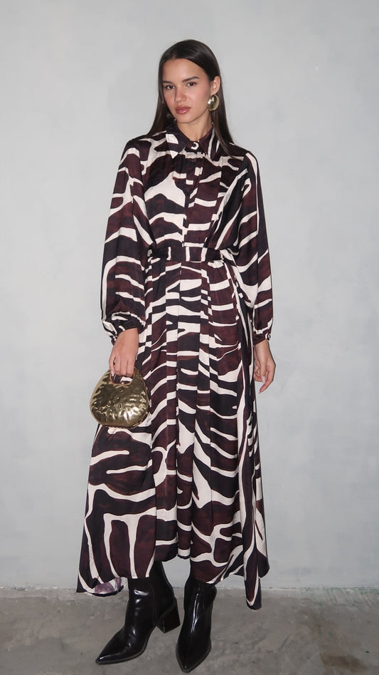 שמלת מקסי אוברסייז כפתורים שארלוט | חום/בז