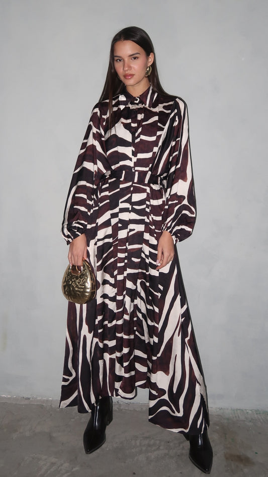 שמלת מקסי אוברסייז כפתורים שארלוט | חום/בז