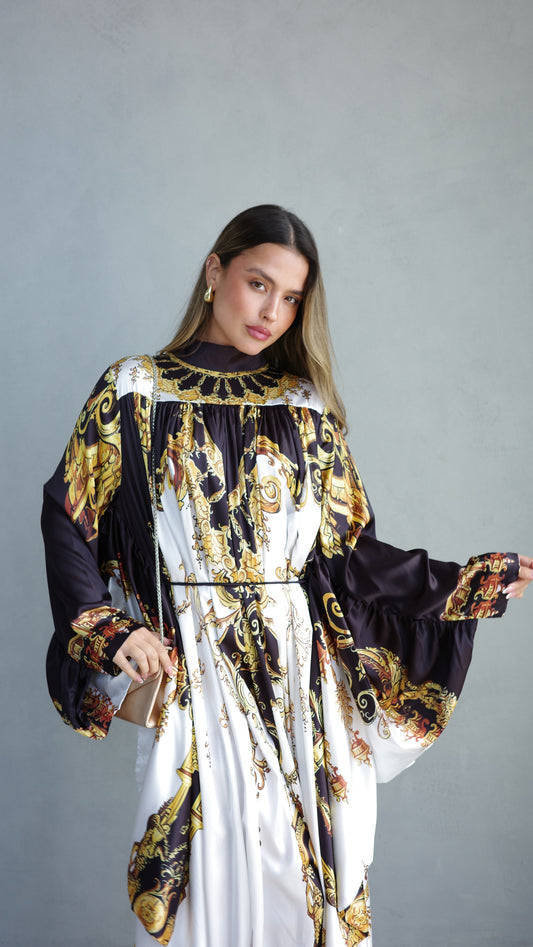 שמלת מקסי אוברסייז עטלף גייקובס | לבן/שחור