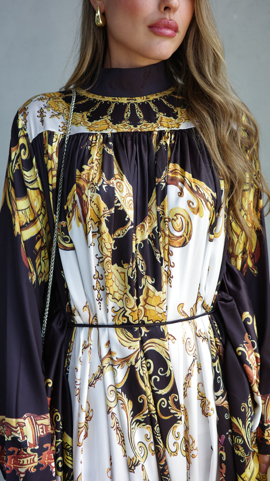 שמלת מקסי אוברסייז עטלף גייקובס | לבן/שחור