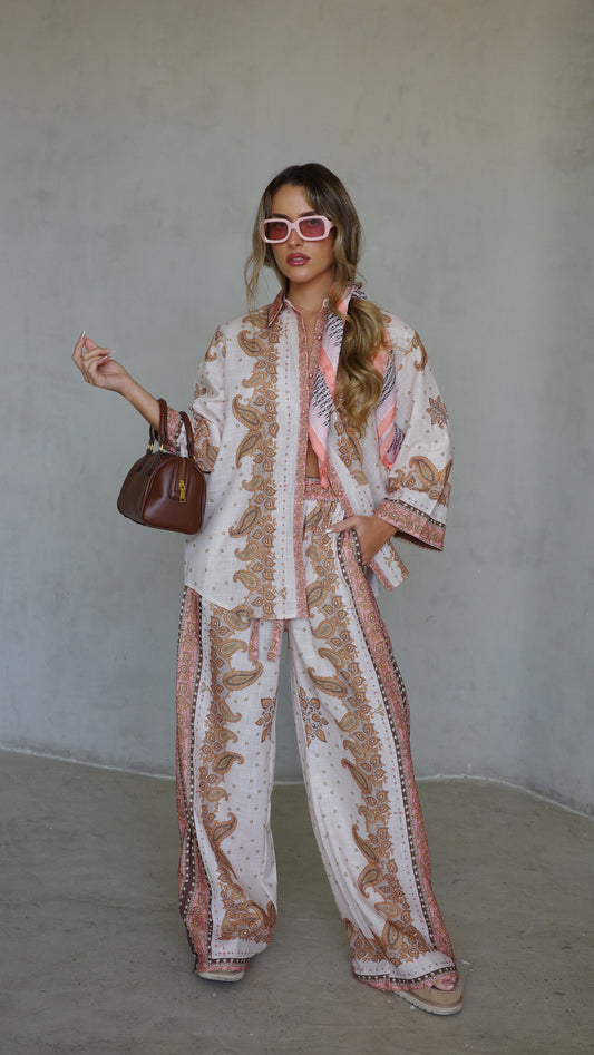 חליפת מכנס קוסמוי | לבן/ורוד