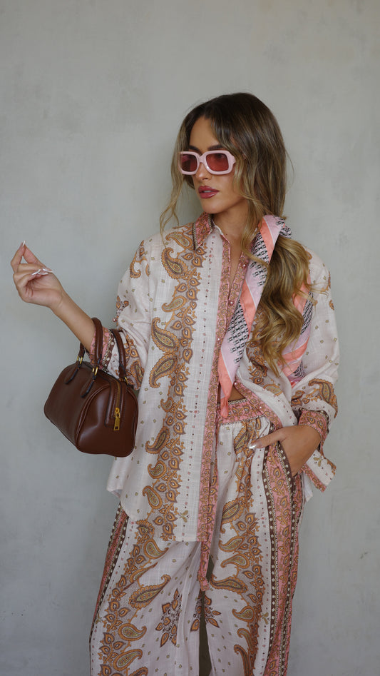 חליפת מכנס קוסמוי | לבן/ורוד