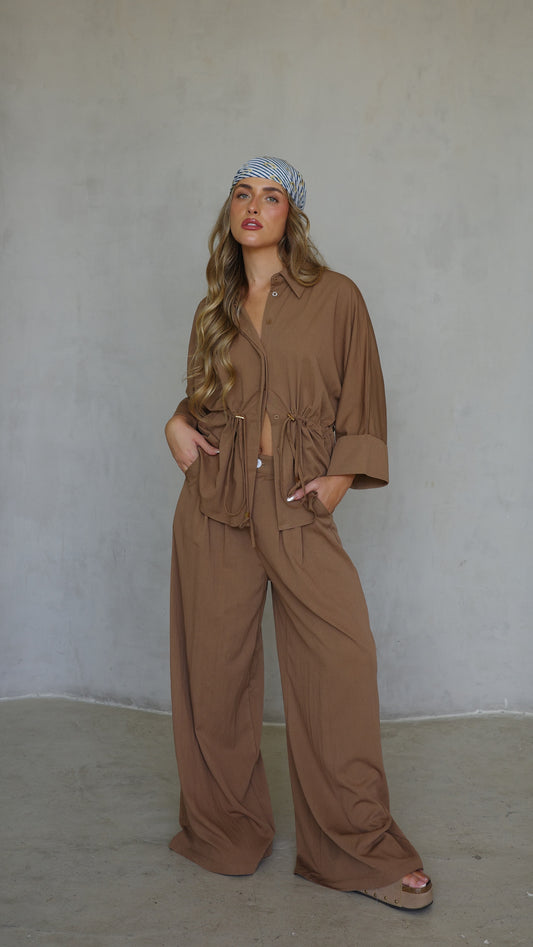 חליפת מכנס גומי כיווץ מקארתי חום| כחול