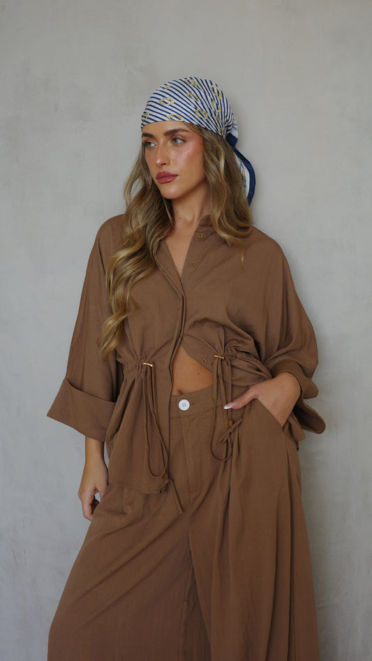 חליפת מכנס גומי כיווץ מקארתי חום| כחול