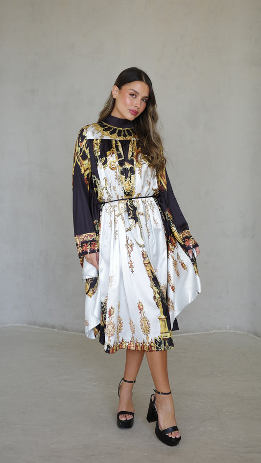 שמלת מידי אוברסייז עטלף גייקובס | לבן/שחור