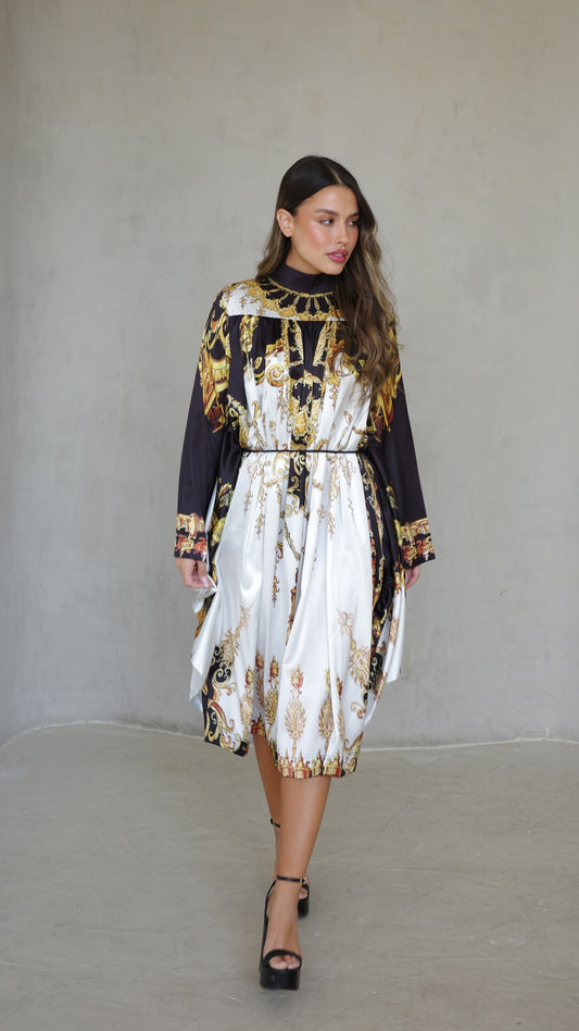 שמלת מידי אוברסייז עטלף גייקובס | לבן/שחור