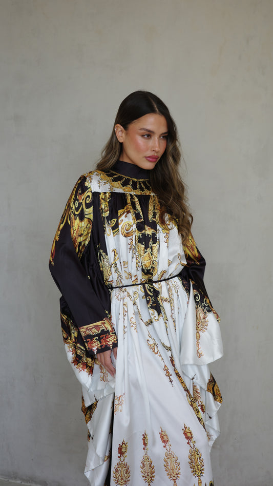 שמלת מידי אוברסייז עטלף גייקובס | לבן/שחור