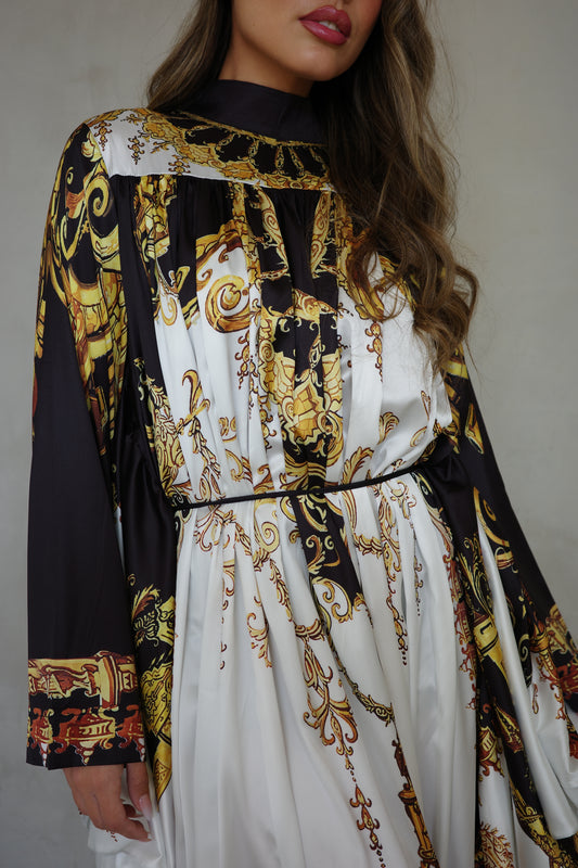 שמלת מידי אוברסייז עטלף גייקובס | לבן/שחור