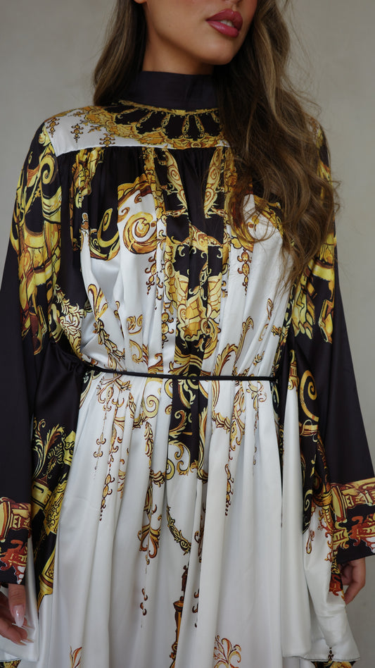 שמלת מידי אוברסייז עטלף גייקובס | לבן/שחור