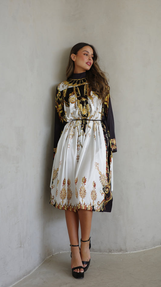 שמלת מידי אוברסייז עטלף גייקובס | לבן/שחור