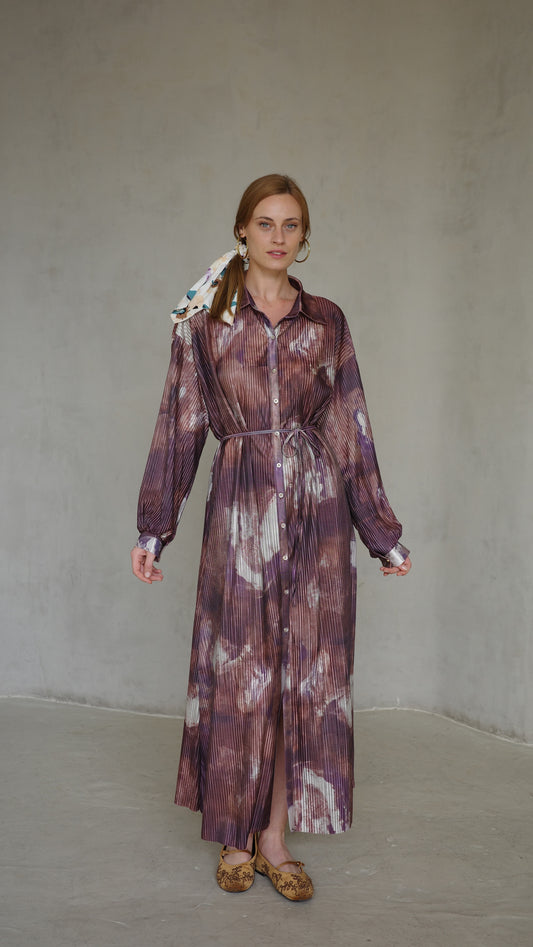 שמלת פליסה כפתורים אבלין | חום