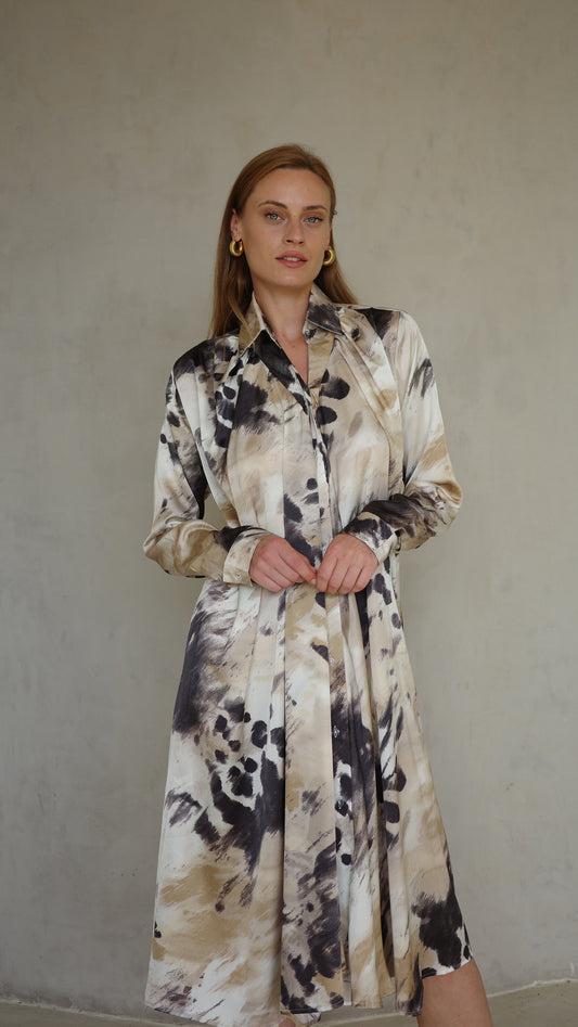 שמלת מידי קלוש צווארון כפתורים דריה | בז