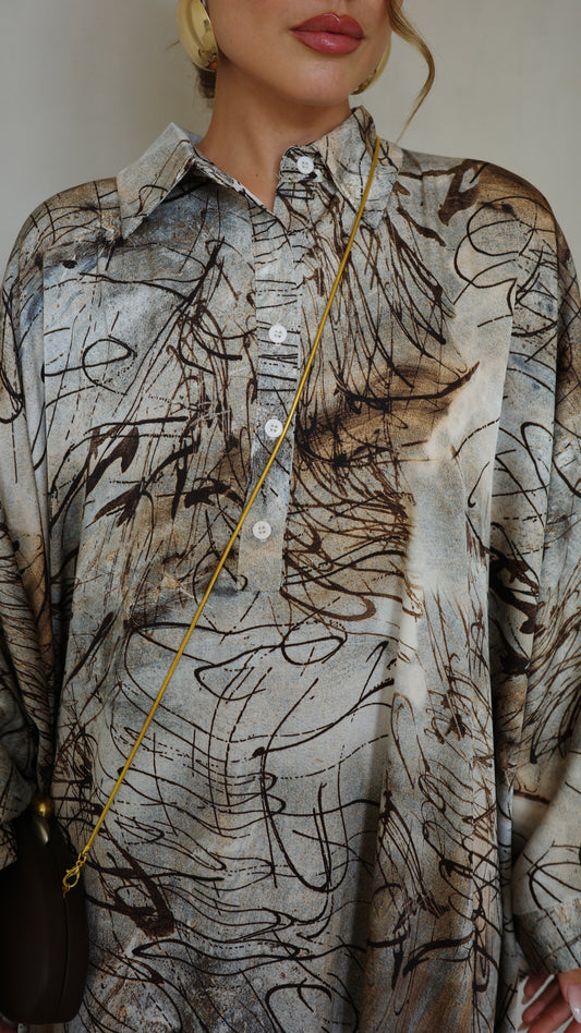 שמלת מקסי אוברסייז סאטן גולייט | בז