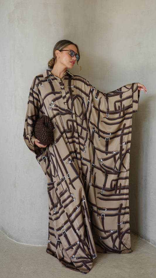 שמלת מקסי אוברסייז סאטן גולייט | חום