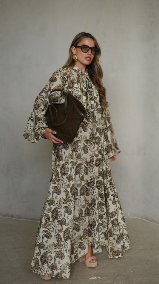 שמלת קלוש עניבה קארינה | בז