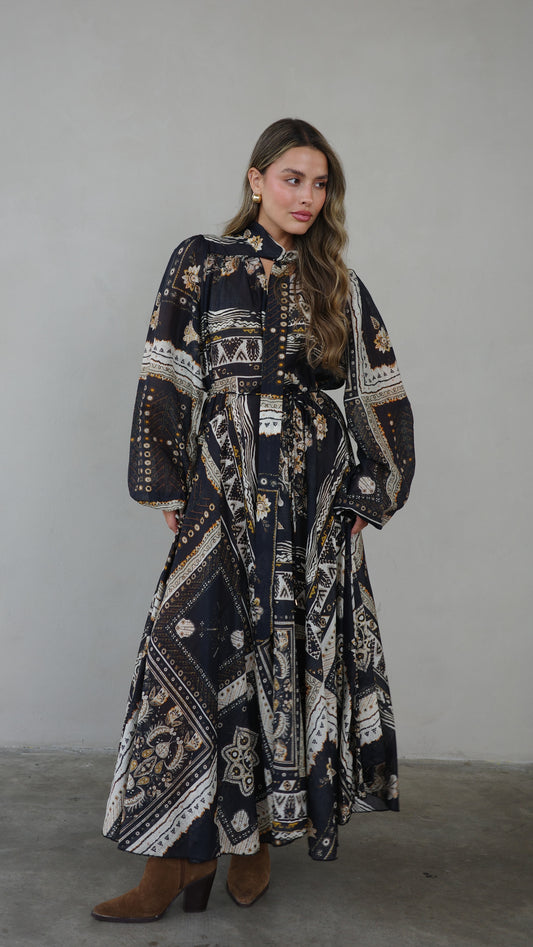 שמלת קלוש עניבה קארינה | שחור