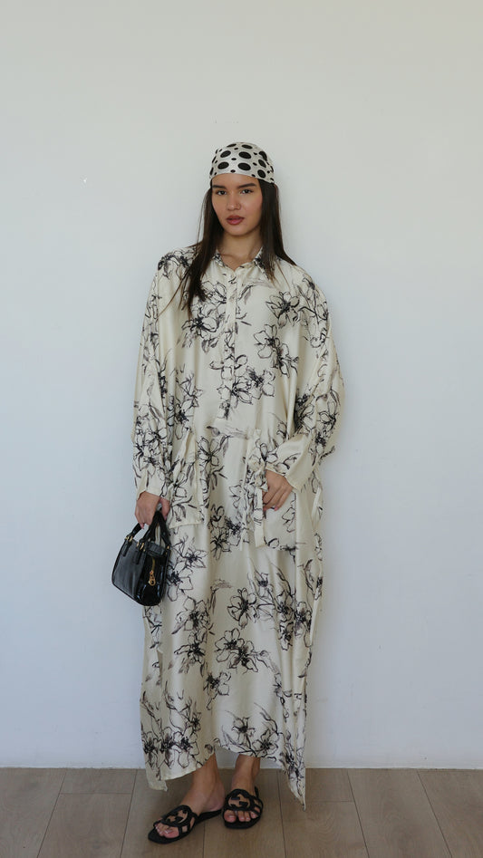 שמלת אוברסיז עטלף אמבר | לבן/שחור