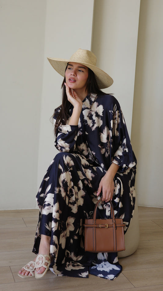 שמלת אוברסיז עטלף אמבר | שחור