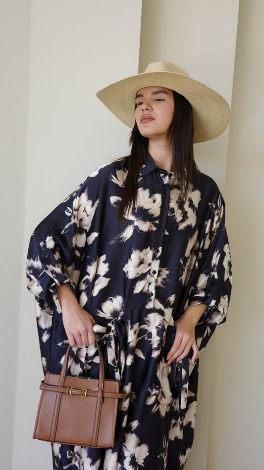 שמלת אוברסיז עטלף אמבר | שחור