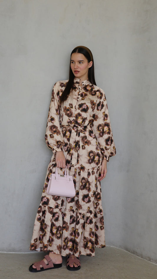 שמלת מקסי קלוש קומות פלווארס | בז/חום