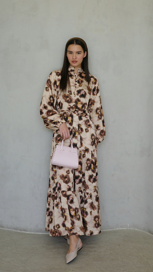 שמלת מקסי קלוש קומות פלווארס | בז/חום