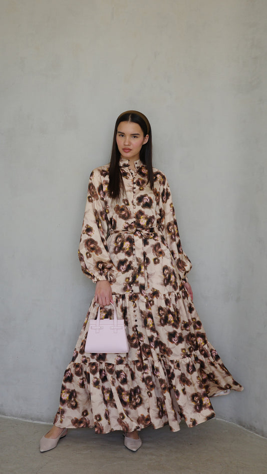 שמלת מקסי קלוש קומות פלווארס | בז/חום