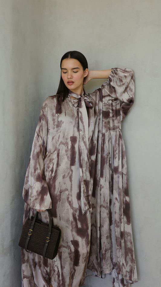 שמלת מקסי אוברסייז עניבה דונטלה | חום/אפור