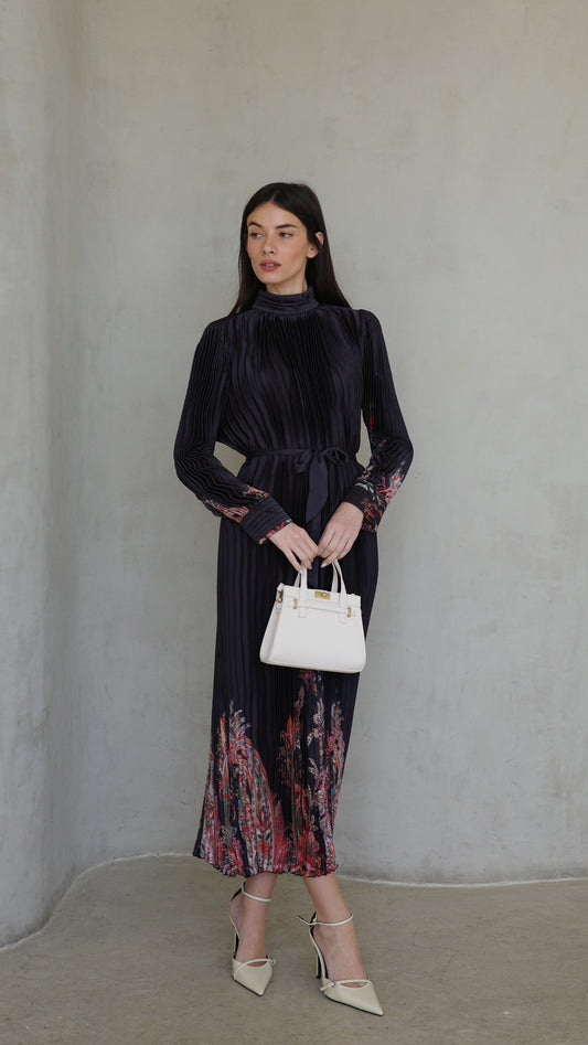 שמלת מידי פליסה קנדרה | שחור