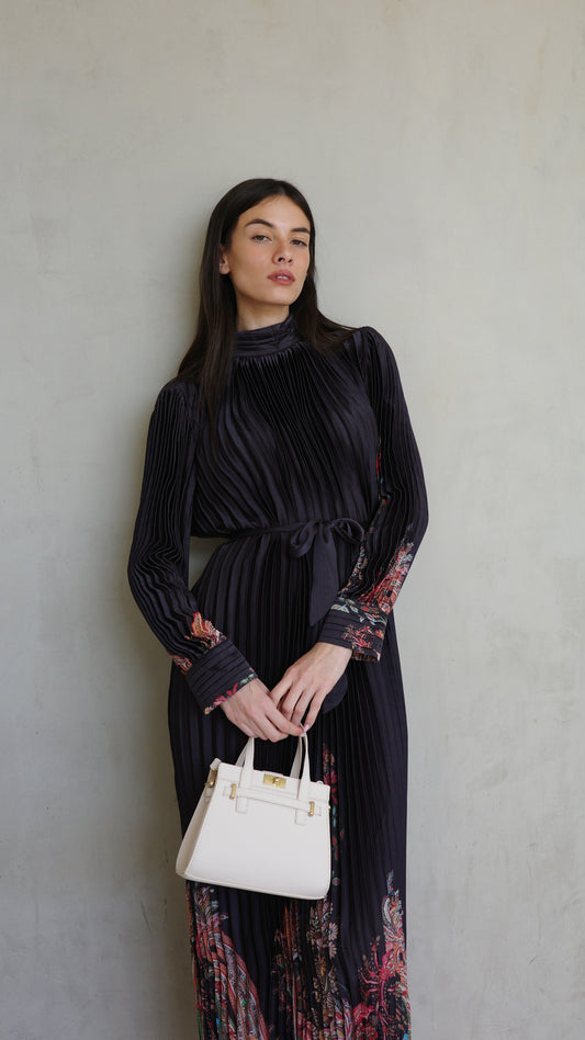 שמלת מידי פליסה קנדרה | שחור