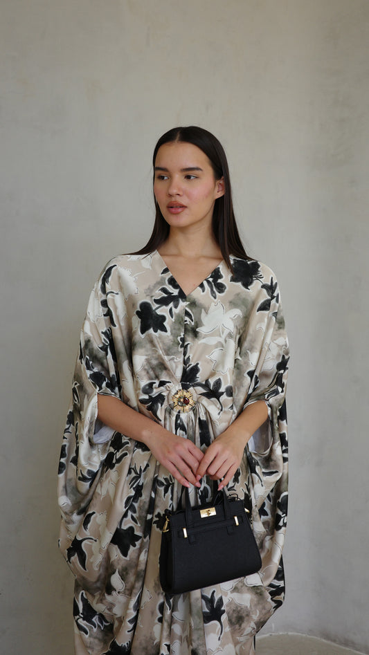 שמלת עטלף כיווצים אבזם פירנצה | בז/אפור