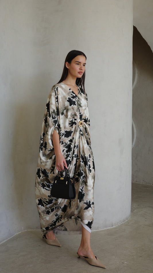 שמלת עטלף כיווצים אבזם פירנצה | בז/אפור