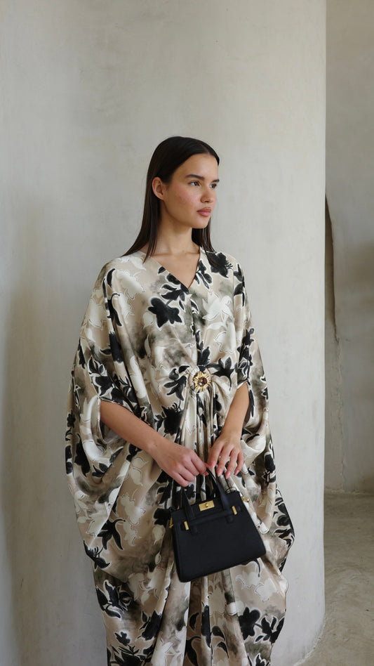 שמלת עטלף כיווצים אבזם פירנצה | בז/אפור