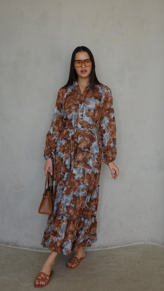 שמלת שיפון קלוש קומות פלווארס נויה | אפור/חום