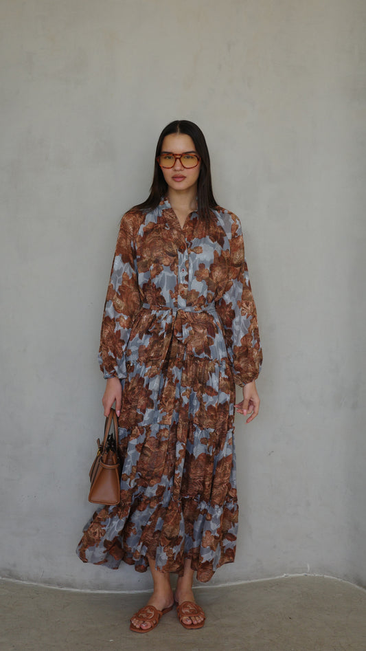 שמלת שיפון קלוש קומות פלווארס נויה | אפור/חום