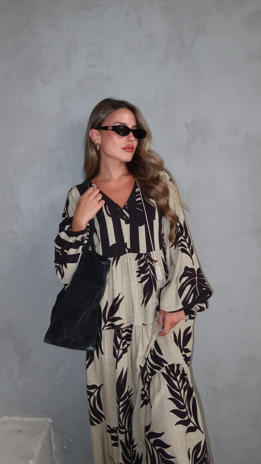 גלביה קומות פונפונים אלכסה | בז/שחור