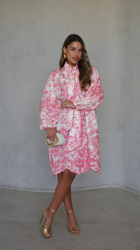 שמלת פפיון רקמות ולנטינה | ורוד